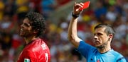 פפה מנבחרת פורטוגל סופג כרטיס אדום / צילום: רויטרס