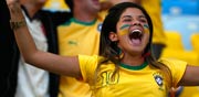 אוהדת נבחרת ברזיל במונדיאל / צילום: רויטרס