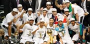סן אנטוניו ספרס חוגגת זכייה באליפות ה-NBA / צילום: רויטרס