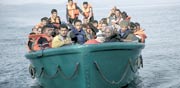 ספינת פליטים ליד חופי טורקיה / צילום: רויטרס