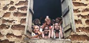 משתמשים בטלפון נייד בניגריה / צילום: רויטרס