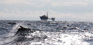 אסדת גז בים התיכון / צילום: רויטרס