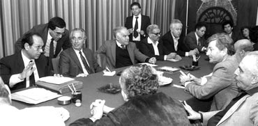 ישיבת ממשלה ב-1985 / צילום: חנניה הרמן, לע"מ