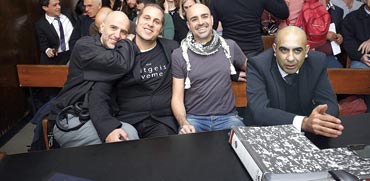 ברק כהן וחבריו ל באים לבנקאים / צילום: אלון רון
