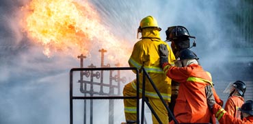 המחלוקת על תקנות כיבוי אש בתמ"א 38 / צילום: Shutterstock/ א.ס.א.פ קרייטיב