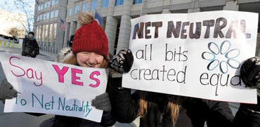 הפגנה בוושינגטון בעד ניטרליות הרשת שנערכה בסוף השבוע / צילום: רויטרס, Yuri Gripas