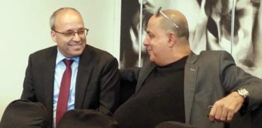 עמוס לוזון (מימין) ואברהם נובוגרוצקי, מנכ"ל אפריקה ישראל, היום / צילום: עומרי כהן