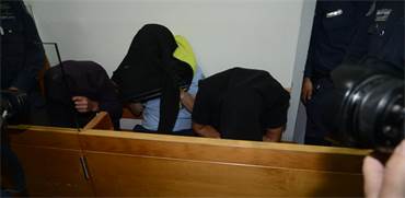 שלושת העצורים בבית המשפט בראשון לציון / צילום: איל יצהר
