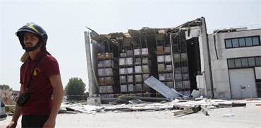 מפעל שנהרס ברעידת אדמה באיטליה / צילום: רויטרס