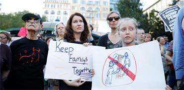 הגפנה נגד הפרדת ילדי המהגרים בארה"ב / צילום: רויטרס
