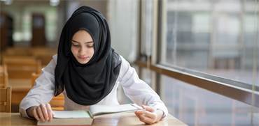 תלמידה מהחברה הערבית. מיעוט גם בתנועות הנוער / צילום: Shutterstock