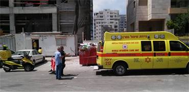אתר התאונה בתל אביב / צילום: מד"א