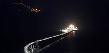 הגשר הימי הארוך בעולם בסין / צילום: רויטרס