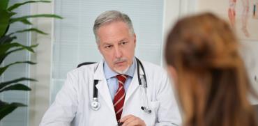 מה קורה בחדר הסגור במפגשים בין רופאים לתועמלנים? / צילום:   Shutterstock/ א.ס.א.פ קרייטיב