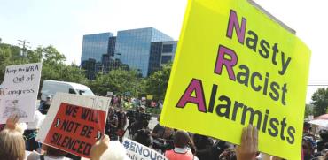 הפגנה נגד ה-NRA בחודש יולי / רויטרס, Jonathan Ernst