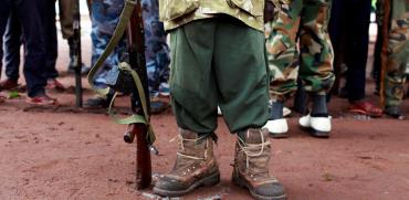 ילד חייל בדרום סודן / צילום: רויטרס