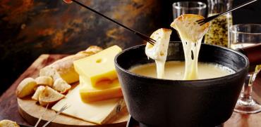 פונדו גבינה קלאסי / צילום: Shutterstock | א.ס.א.פ קריאייטיב