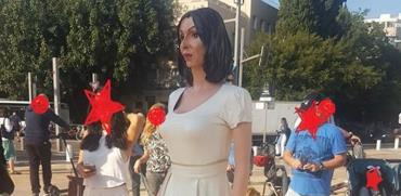 פסלה של מירי רגב בכיכר הבימה / צילום: מיכל שומן
