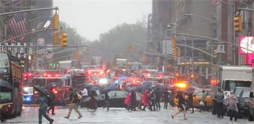 אירוע התרסקות המסוק במנהטן / צילום: REUTERS/Brendan McDermid