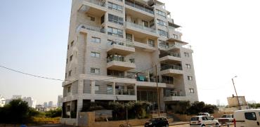 הבניין ברחוב יהודה עמיחי 6 בתל אביב / צילום: כדיה לוי 