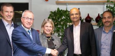 ירון יצהרי, עומר ישראק, פרופ' ורדה שלו, רן סער וג'ף מרתה  / צילום: מדטרוניק, יח"צ