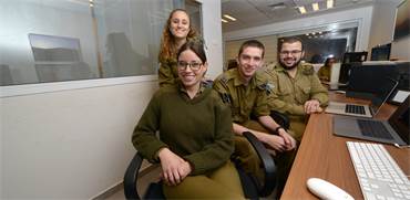 יחידת הדיגיטל של דובר צה"ל/ צילום: אייל יצהר יחידת הדיגיטל של דובר צה"ל/ צילום: אייל יצהר