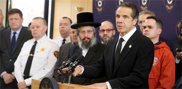 מושל ניו יורק אנדרו קואומו מגיב לתקיפה בבית הכנסת / צילום: USA TODAY NETWORK, רויטרס