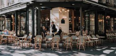 בית קפה בפריז./ צילום:Shutterstock א.ס.א.פ קריאייטיב 
