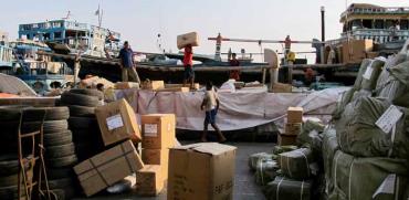 ספינה איראנית מועמסת בסחורות בנמל בדובאי /  צילום: רויטרס Martina Fuchs 