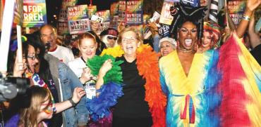 אליזבת וורן במצעד הגאווה בלאס וגאס בחודש שעבר/ צילום: רויטרס, RICHARD BRIAN
