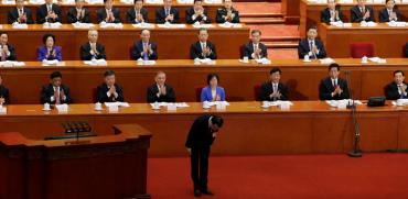 ראש ממשלת סין משתחווה אחרי שנאם בכינוס השנתי של הפרלמנט הסיני/ צילום: רויטרס, Jason Lee