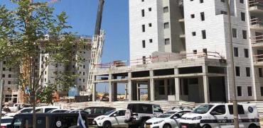 תאונת הבנייה ביבנה / צילום: יוסי כהן תאונת הבנייה ביבנה / צילום: יוסי כהן