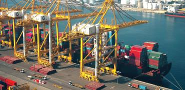נמל ג'בל עלי בדובאי. יכול לאחסן בכל רגע נתון מעל 27 אלף מכוניות / צילום: shutterstock, שאטרסטוק