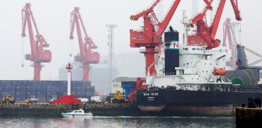 מכלית נפט בנמל במחוז שאנדונג, סין / צילום: Jason Lee, רויטרס