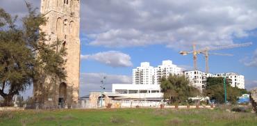 המגדל הלבן שבמרכז רמלה / צילום: גיא נרדי