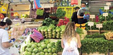 שוק הכרמל בתל אביב מתחיל לחזור לשגרה בשבוע שעבר  / צילום: בר לביא, גלובס