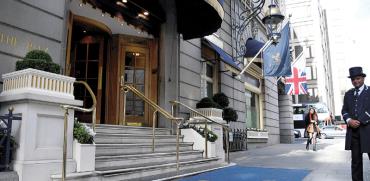 מלון ריץ בלונדון. נמכר השנה לבעלים מקטאר ב־800 מיליון ליש"ט / צילום: Toby Melville, רויטרס