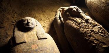 המומיות המסתוריות שהתגלו בבאר במצרים / צילום: משרד התיירות והעתיקות של מצרים