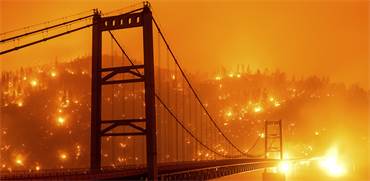 גשר בידוול בר בקליפורניה, בשבוע שעבר צילום: AP-Noah Berger