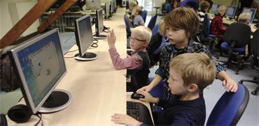 שיעור מחשבים בבית ספר באסטוניה / צילום: Ints Kalnins, רויטרס