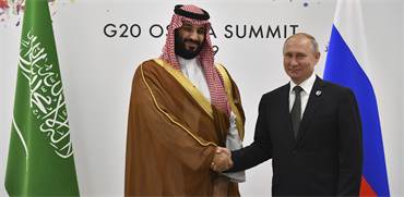 ולדימיר פוטין ומוחמד בין סלמאן בזמנים טובים יותר בפסגת G20 באוסקה / צילום: Yuri Kadobnov, AP