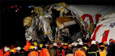 תאונת המטוס באיסטנבול / צילום: Emrah Gurel, AP