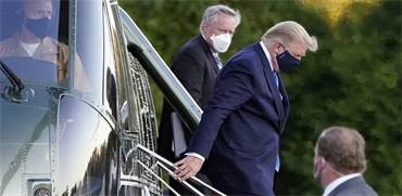 הנשיא טראמפ מגיע להתאשפז בבית החולים וולטר ריד, לאחר שאובחן חיובי לקורונה. / צילום: ג'ייקלואין מרטין, AP