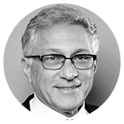 שאולי כצנלסון אמץ חברה