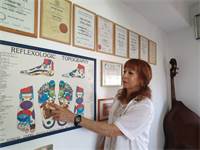 "הרפלקסולוגיה העמידה אותי על הרגליים, ואז החלטתי שאני חייבת ללמוד אותה" / צילום: מירי שמיר