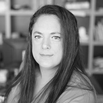 מדברות - ענבל שנפלד קאוג'יסקה    