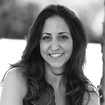 מדברות - מיקי אלון