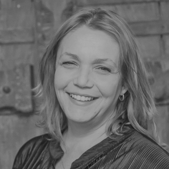 מדברות - מירה ראובן