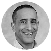 משה ריעני אמץ חברה