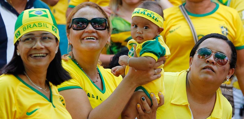 אוהדת נבחרת ברזיל בכדורגל / צלם: רויטרס